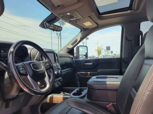 Used 2020 GMC Sierra 2500 Denali w/ Denali Ultimate Package AWD/4WD image 9