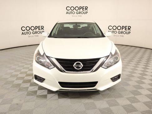 Used 2018 Nissan Altima 2.5 SR w/ SR Special Edition image 10