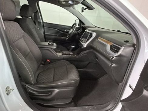 Used 2017 GMC Acadia SLE FWD image 30