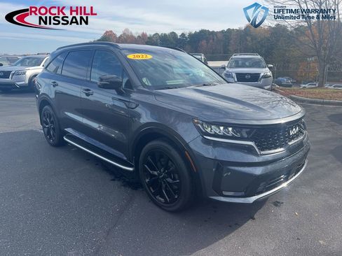 Used 2022 Kia Sorento EX image 1