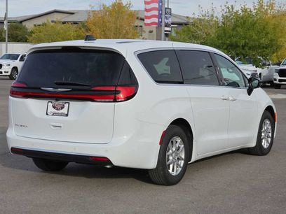 New 2026 Chrysler Pacifica Select