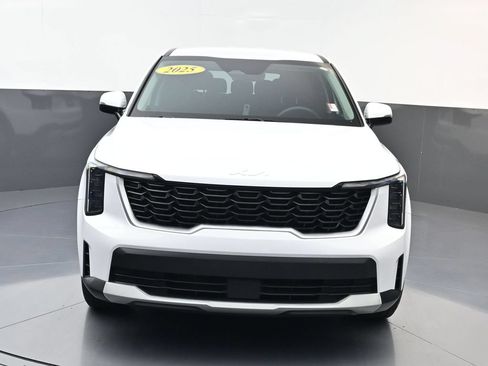 Used 2025 Kia Sorento LX FWD image 8