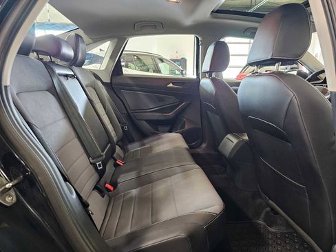 Certified 2025 Volkswagen Jetta SE image 12