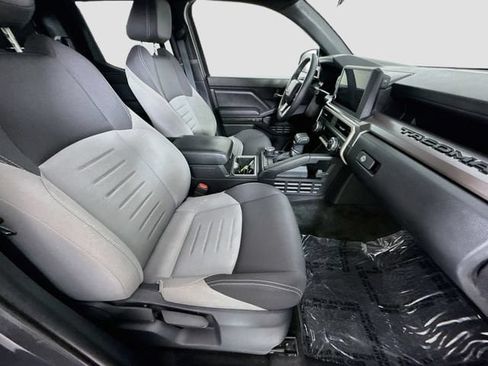 Certified 2025 Toyota Tacoma TRD Sport AWD/4WD image 27