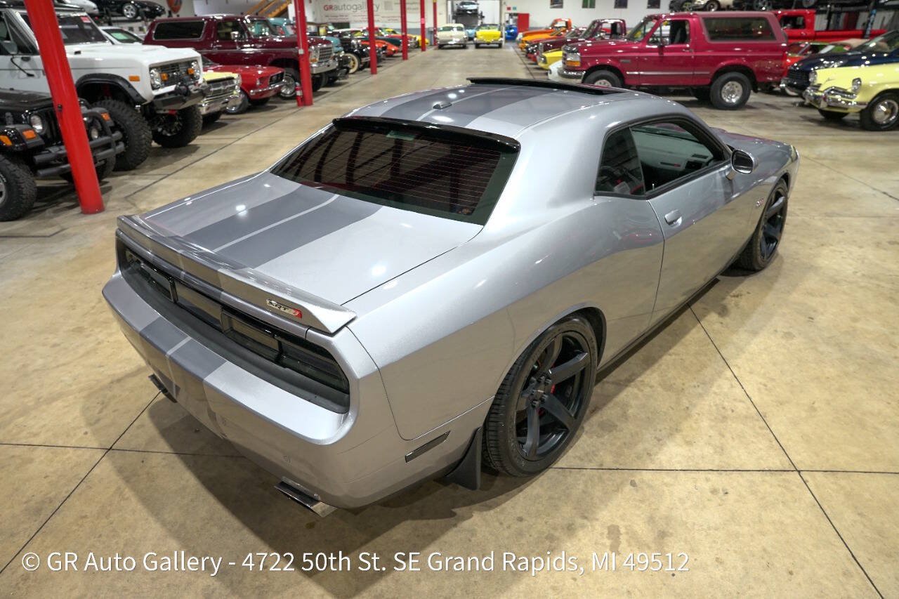 Used 2013 Dodge Challenger SRT8 w/ Harman Kardon Audio Group RWD image 17