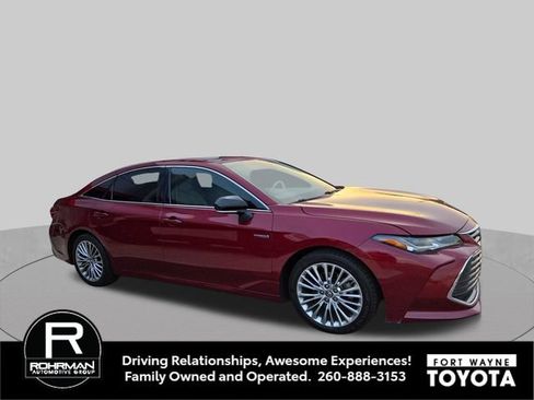 Used 2019 Toyota Avalon Limited FWD image 5