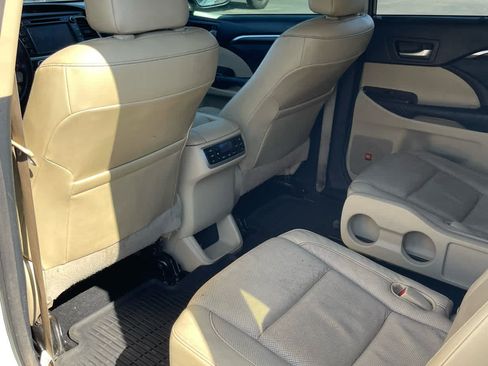 Used 2015 Toyota Highlander Limited Platinum AWD/4WD image 29