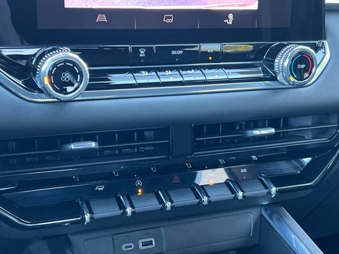 Used 2024 GMC Canyon Elevation w/ Trailering Package RWD image 18
