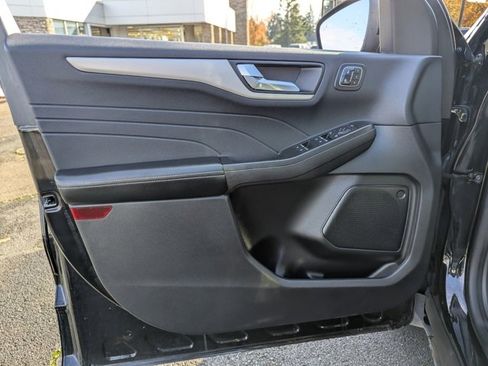 Used 2022 Ford Escape SEL w/ Technology Package image 10