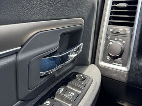 Used 2017 RAM 1500 Classic SLT AWD/4WD image 13