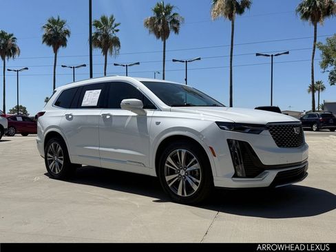 Used 2021 Cadillac XT6 Premium Luxury FWD image 9