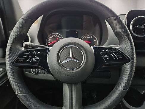 Used 2025 Mercedes-Benz Sprinter 2500 image 30