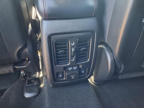Used 2024 Dodge Durango GT AWD/4WD image 15