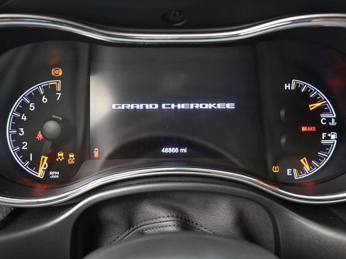 Used 2021 Jeep Grand Cherokee Laredo X RWD image 13