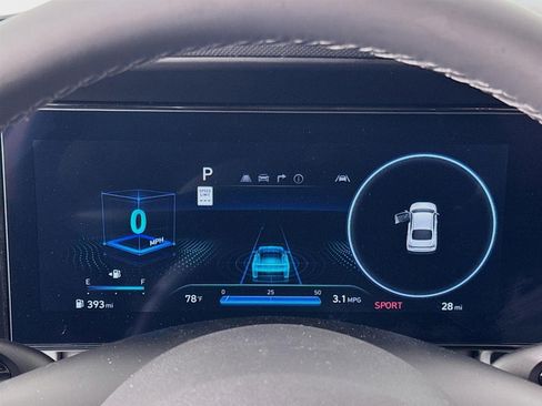 Certified 2025 Hyundai Elantra Limited image 13