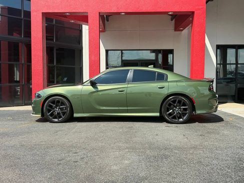 Used 2020 Dodge Charger R/T w/ Blacktop Package RWD image 7