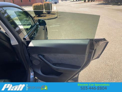 Used 2023 Tesla Model Y Long Range AWD/4WD image 46