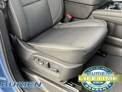 New 2026 Chevrolet Suburban Premier image 22