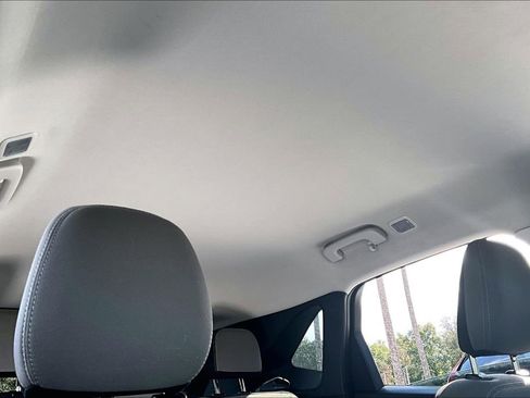 Used 2022 Ford Escape SE w/ Cold Weather Package image 25