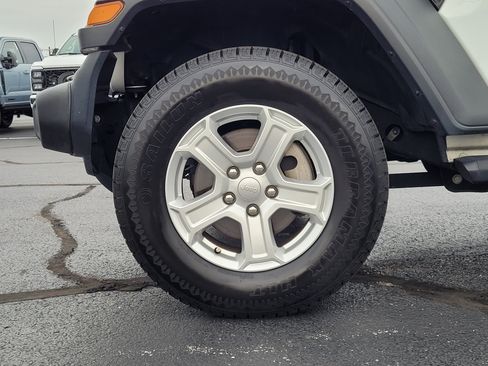 Used 2019 Jeep Wrangler Sport AWD/4WD image 10