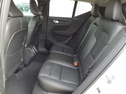 Certified 2023 Volvo XC40 B5 Plus w/ Climate Package image 8