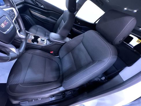 Used 2023 GMC Acadia SLE w/ Driver Convenience Package image 14