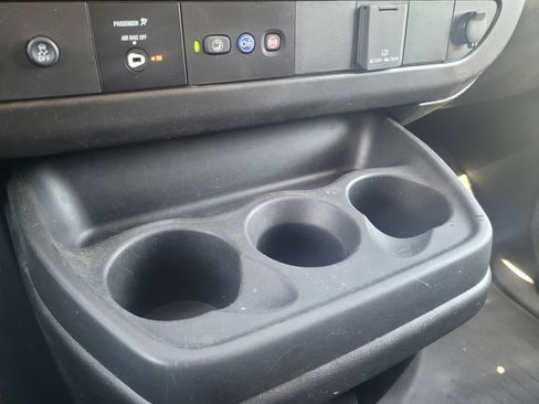 Used 2021 Chevrolet Express 2500 w/ Driver Convenience Package image 19