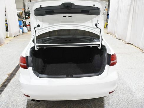 Used 2016 Volkswagen Jetta Sport FWD image 22