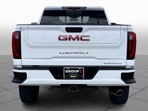 Used 2024 GMC Sierra 2500 Denali image 6