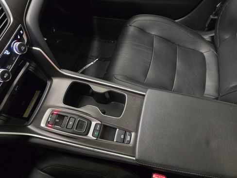 Used 2019 Honda Accord Touring image 23
