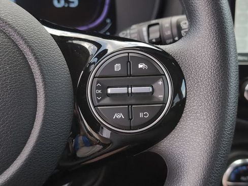 Used 2025 Kia Soul S FWD image 24