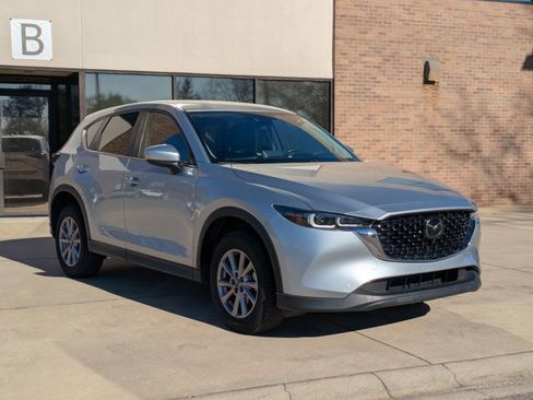 Used 2023 MAZDA CX-5 AWD 2.5 S w/ Select Package image 3