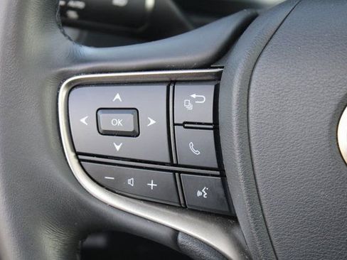 Certified 2025 Lexus UX 300h FWD image 18