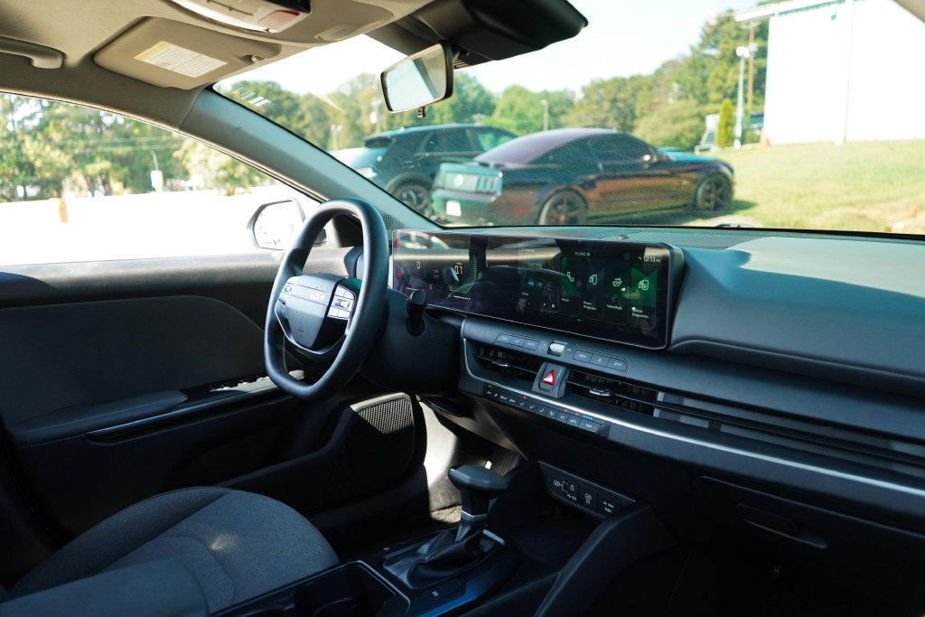 Used 2025 Kia K4 FWD image 14