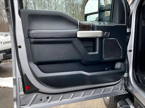 Used 2021 Ford F250 Lariat w/ Chrome Package image 20