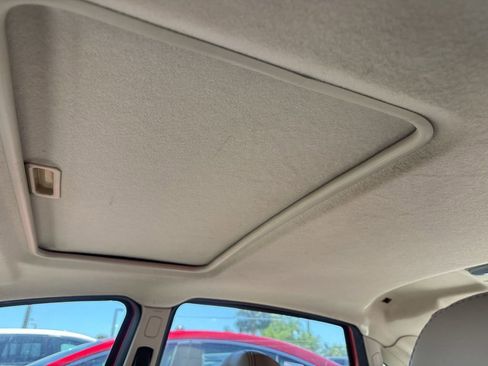 Used 2010 Ford Focus SEL image 8