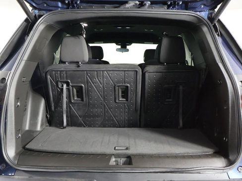 Used 2023 Chevrolet Traverse LT FWD image 19