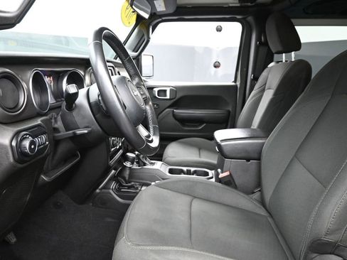 Used 2019 Jeep Wrangler Sport S image 11