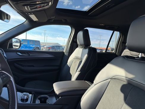 New 2025 Jeep Grand Cherokee Altitude image 25