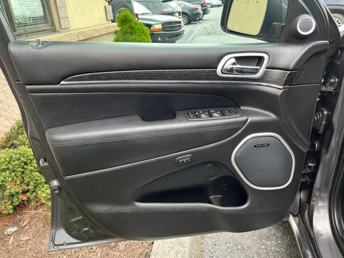 Used 2021 Jeep Grand Cherokee Summit w/ Platinum Series Group image 37