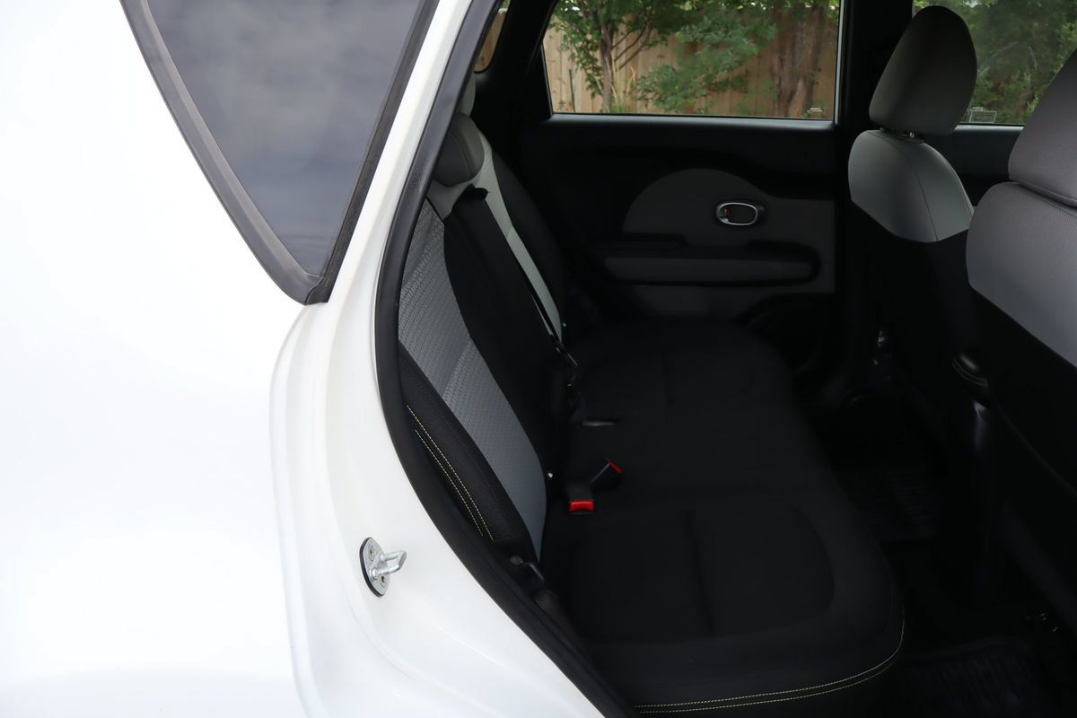 Used 2015 Kia Soul + FWD image 21