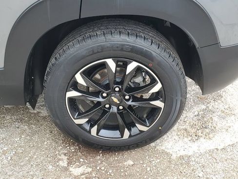 Used 2021 Chevrolet TrailBlazer LT w/ Convenience Package FWD image 5