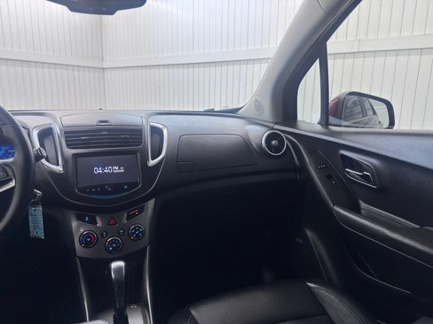 Used 2015 Chevrolet Trax LTZ w/ LPO, Cargo Package FWD image 16