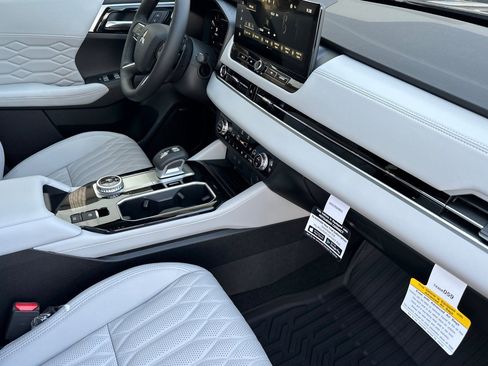 New 2025 Mitsubishi Outlander SEL image 15