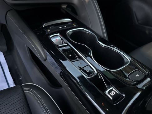 Used 2023 Buick Envision Essence image 20