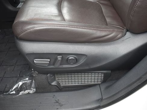 Used 2021 Toyota Sienna Platinum image 10