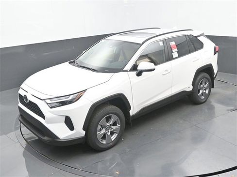 New 2025 Toyota RAV4 XLE w/ Convenience Package image 31