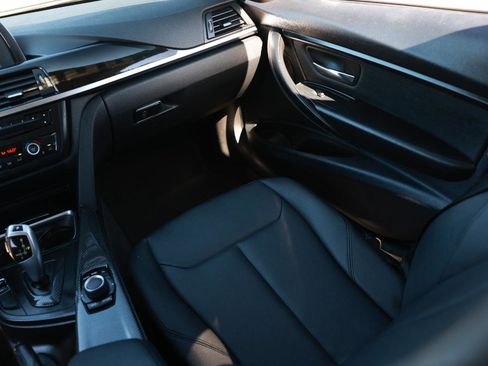 Used 2014 BMW 320i Sedan image 22