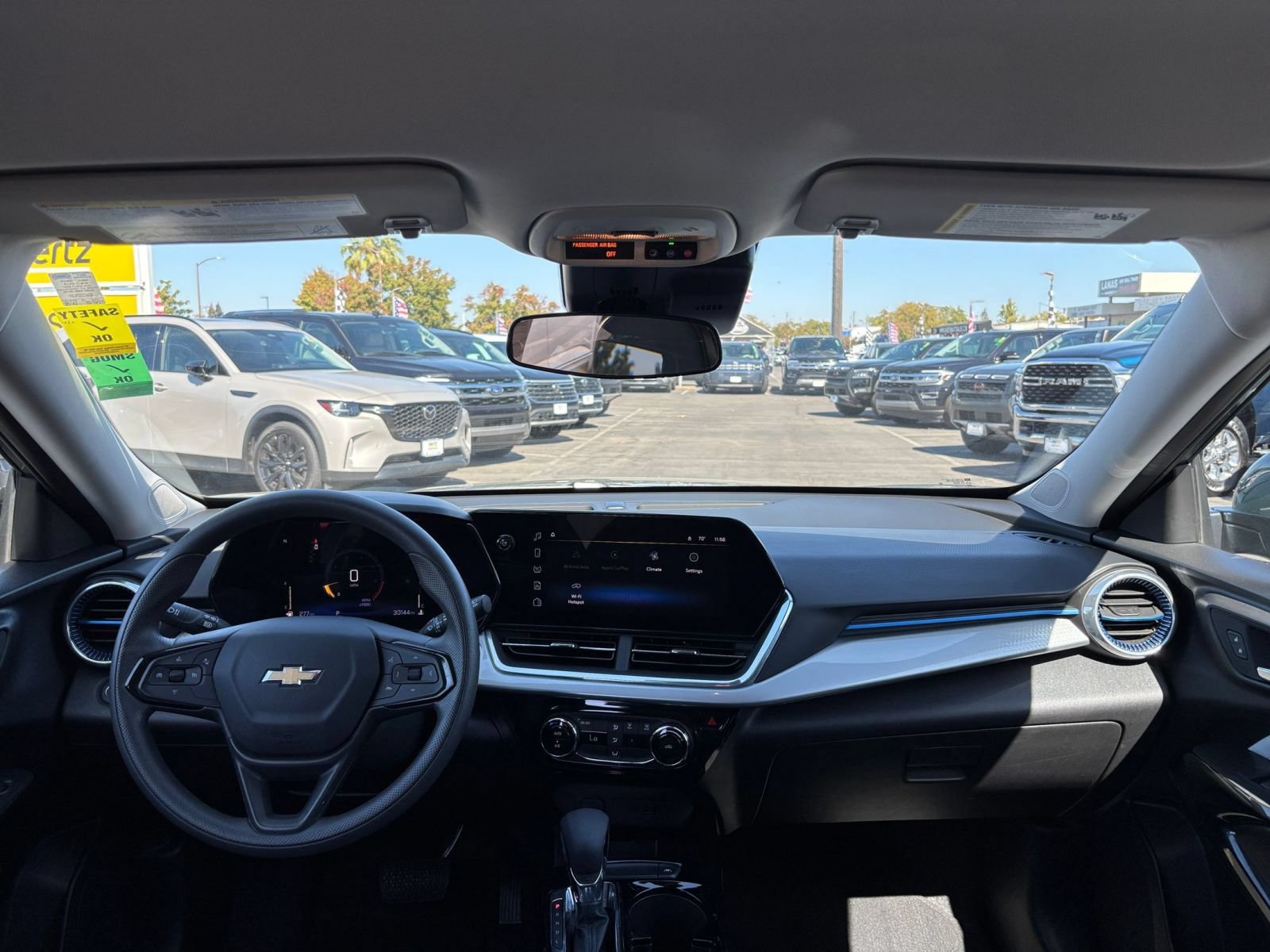 Used 2025 Chevrolet Trax LT FWD image 31