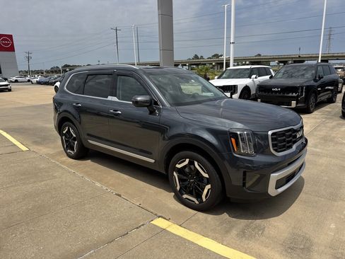 Used 2024 Kia Telluride S w/ S Sunroof Package FWD image 5